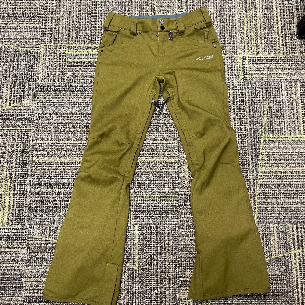 New unused snow pants size xs brand VOLCOM